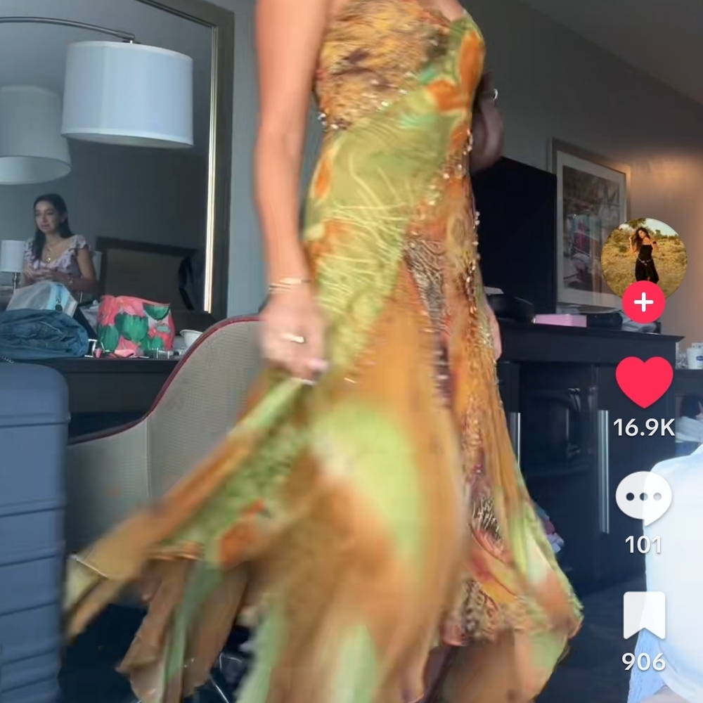 ISO SUE WONG DRESS! *** Do Not Buy, Its An In Search Of Post - Picture 5 of 5